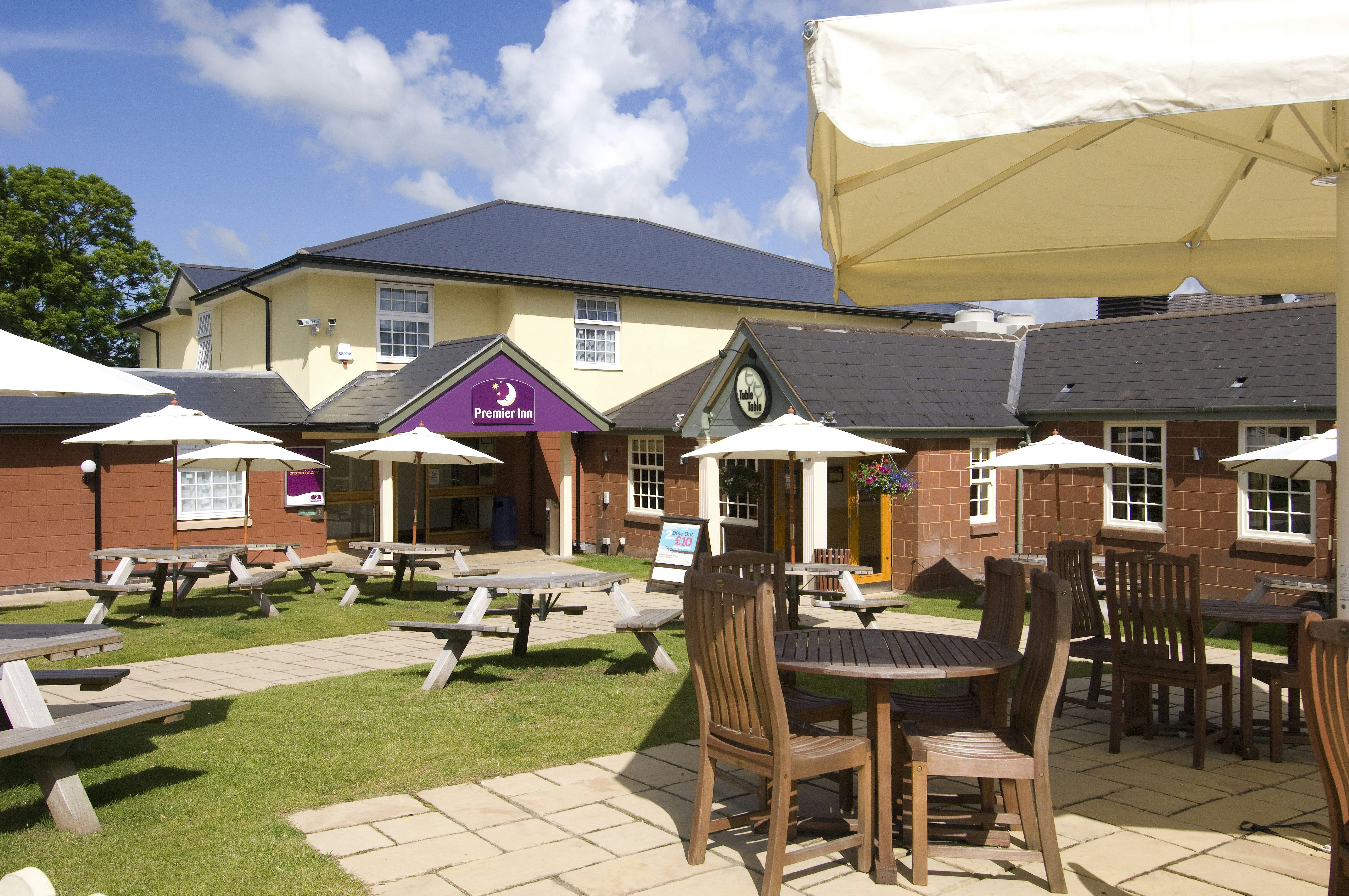 Premier Inn Shrewsbury North (Harmer Hill) 32/39