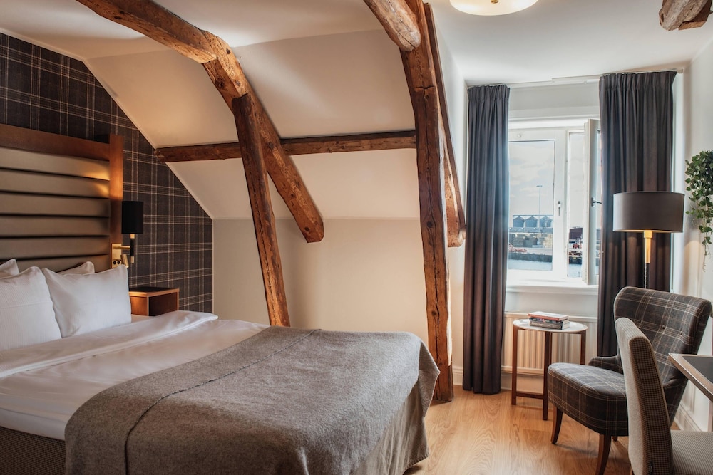 Compact, Double Bed