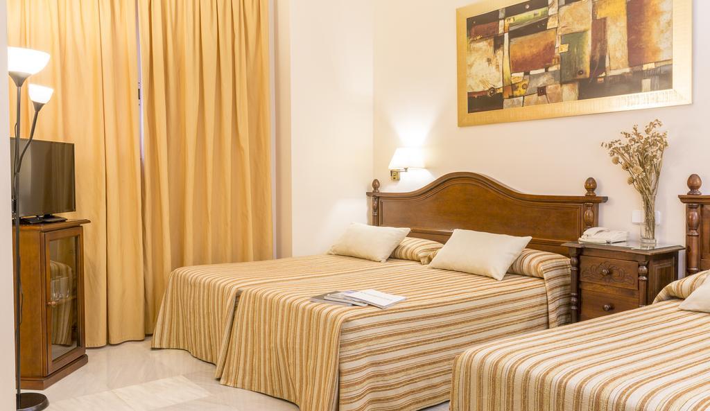 HOTEL LEFLET GRAN AVENIDA 3/16
