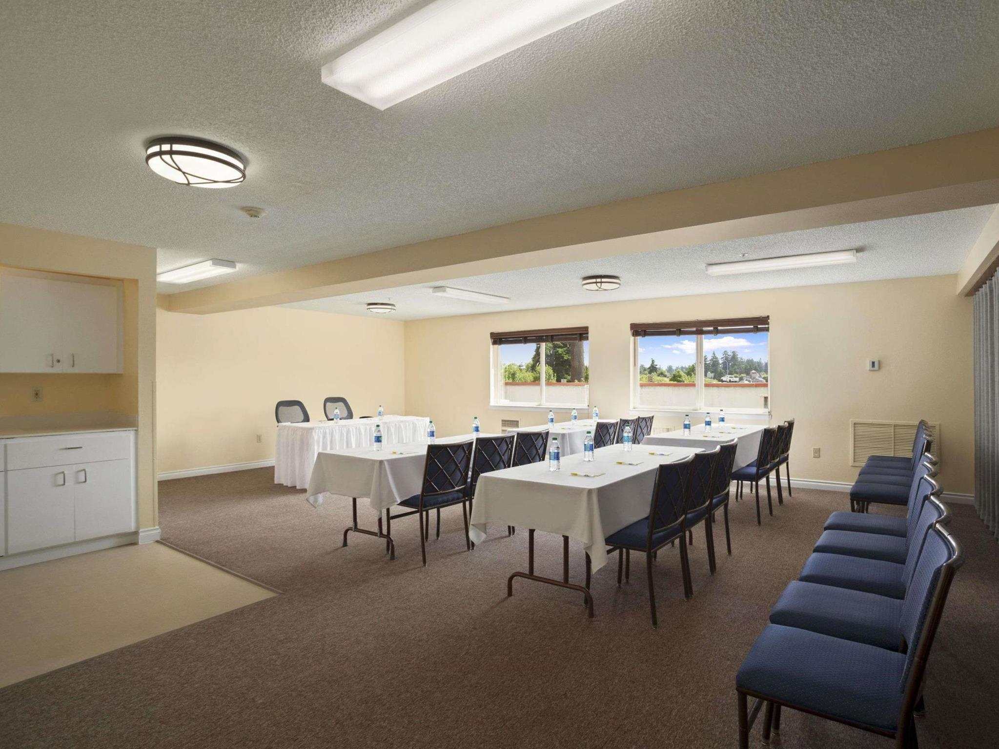 Days Inn Lacey Olympia Area 16/19