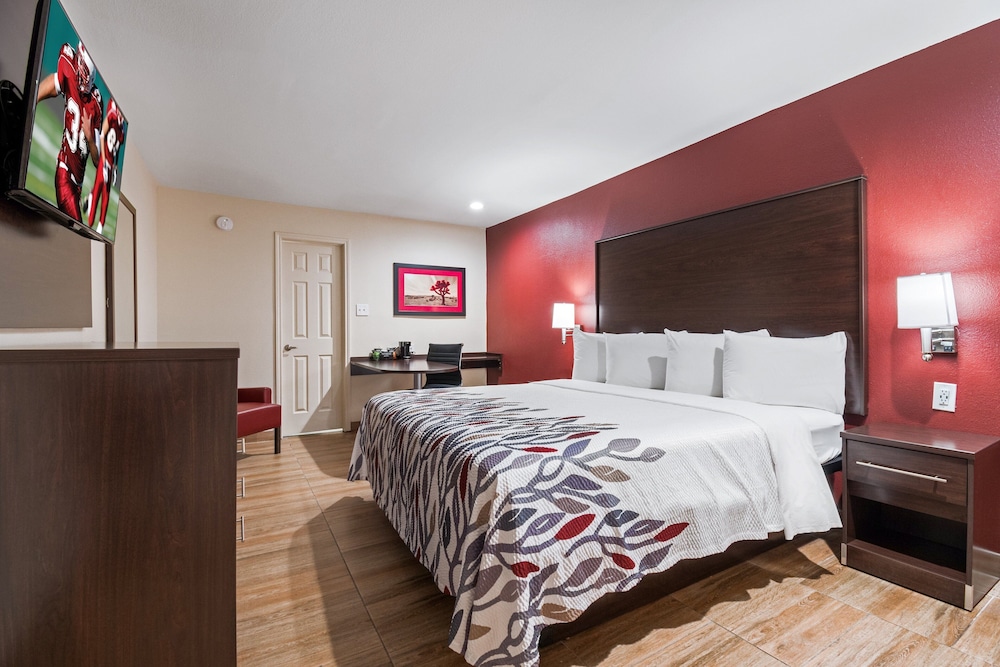 Red Roof Inn Houston Spring North 19/31