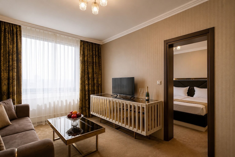 Astoria Grand Hotel 27/49