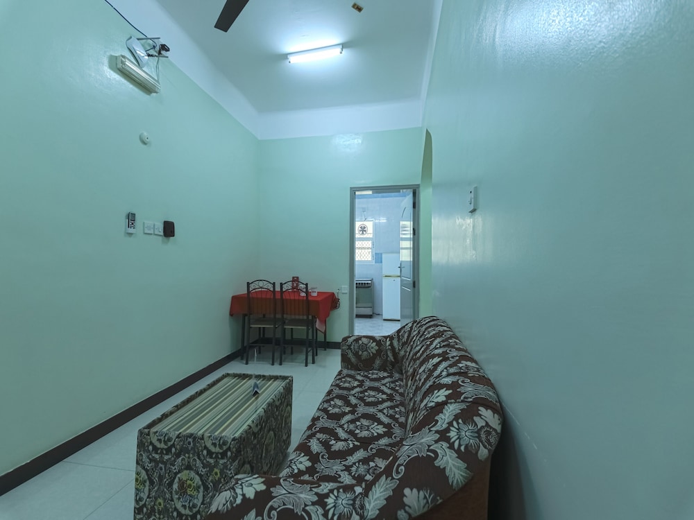 Super OYO 108 Marsa Al Masafar Hotel Apartment 12/21