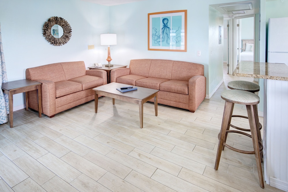 New Smyrna Waves MOD Collection by Sonesta 32/50