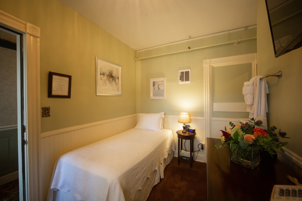Inn At St John 21/36