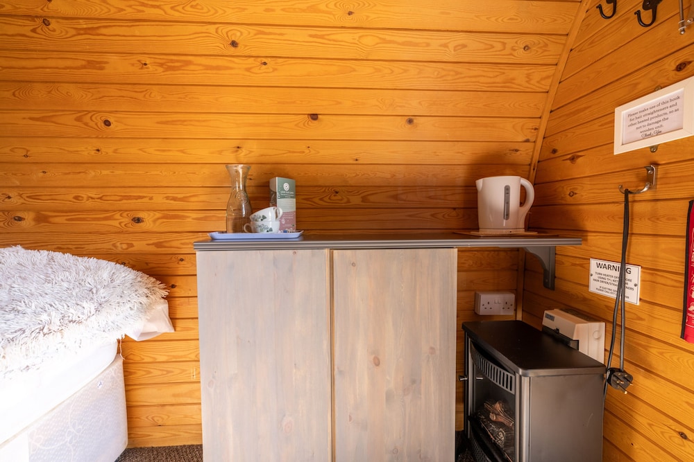 The Little Hide - Grown Up Glamping 7/50