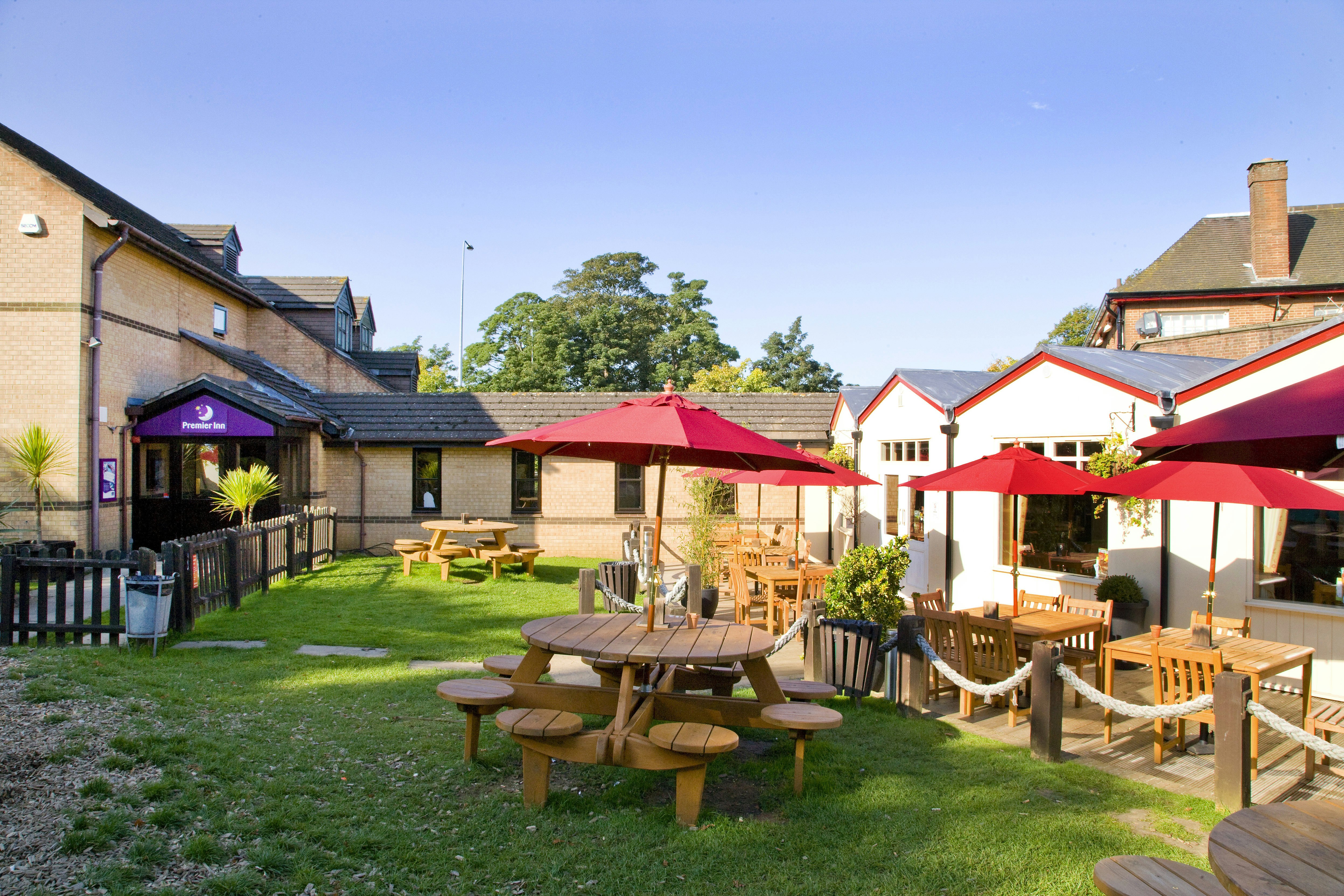 Premier Inn Northampton South (Wootton) 37/41