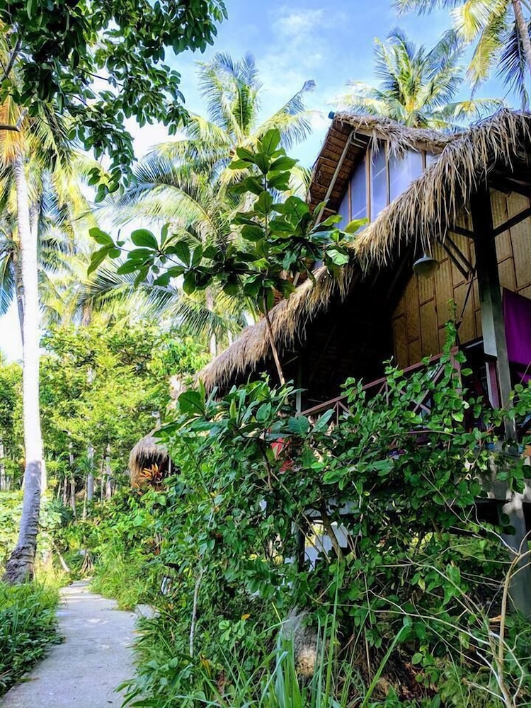 The Narima Bungalow Resort 38/45