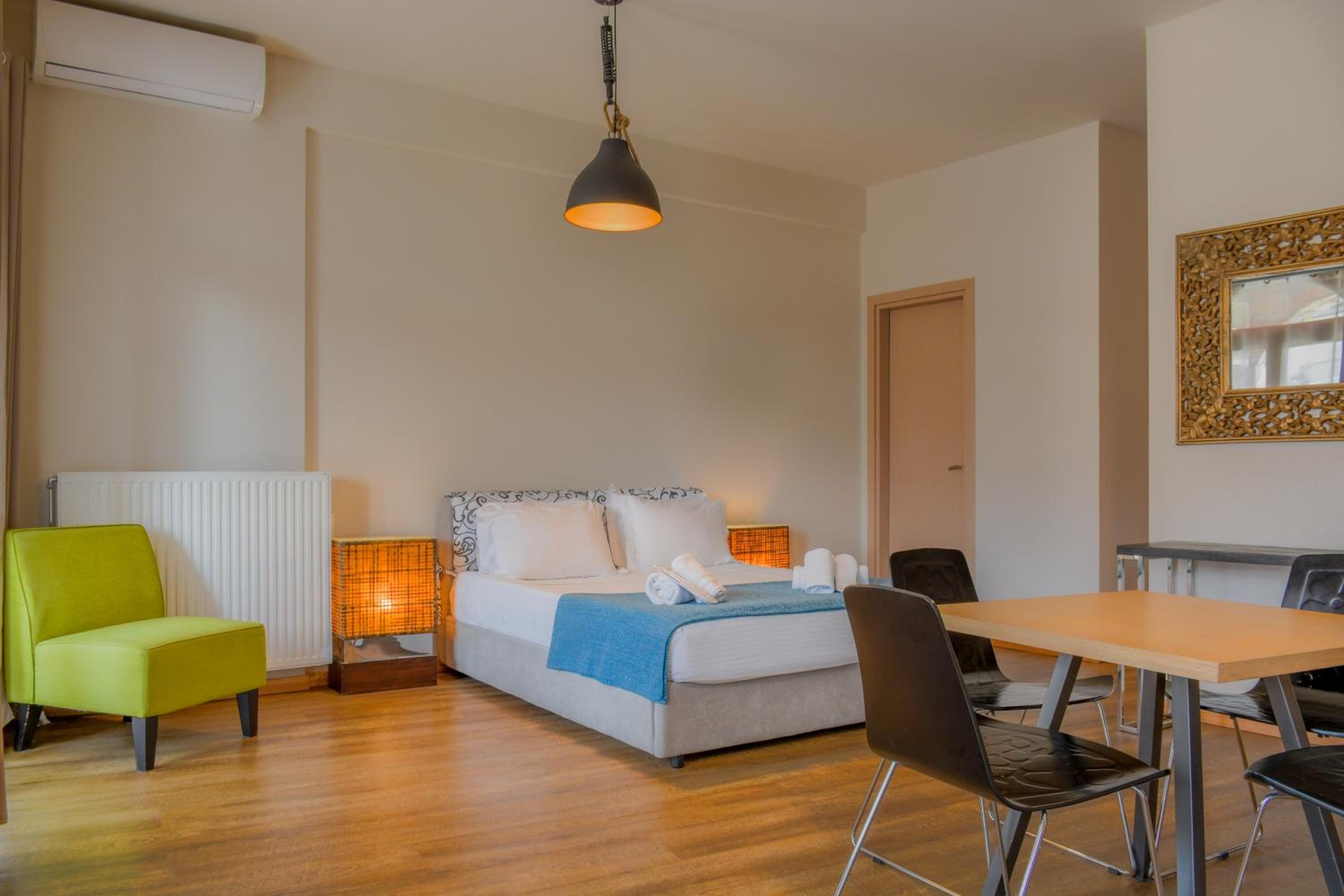 Family Suite, Deluxe, Street View, Ground Floor
