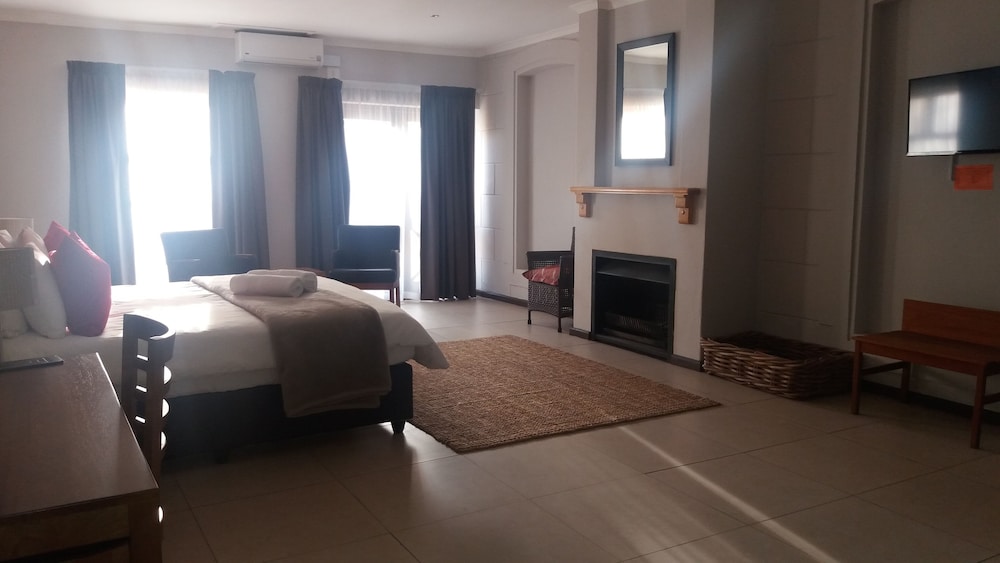Clanwilliam Hotel by Country Hotels 13/28