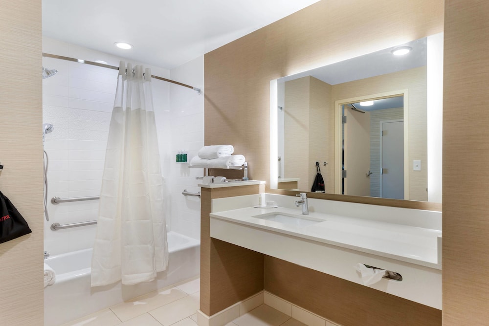 Fairfield Inn & Suites By Marriott Mebane 7/34