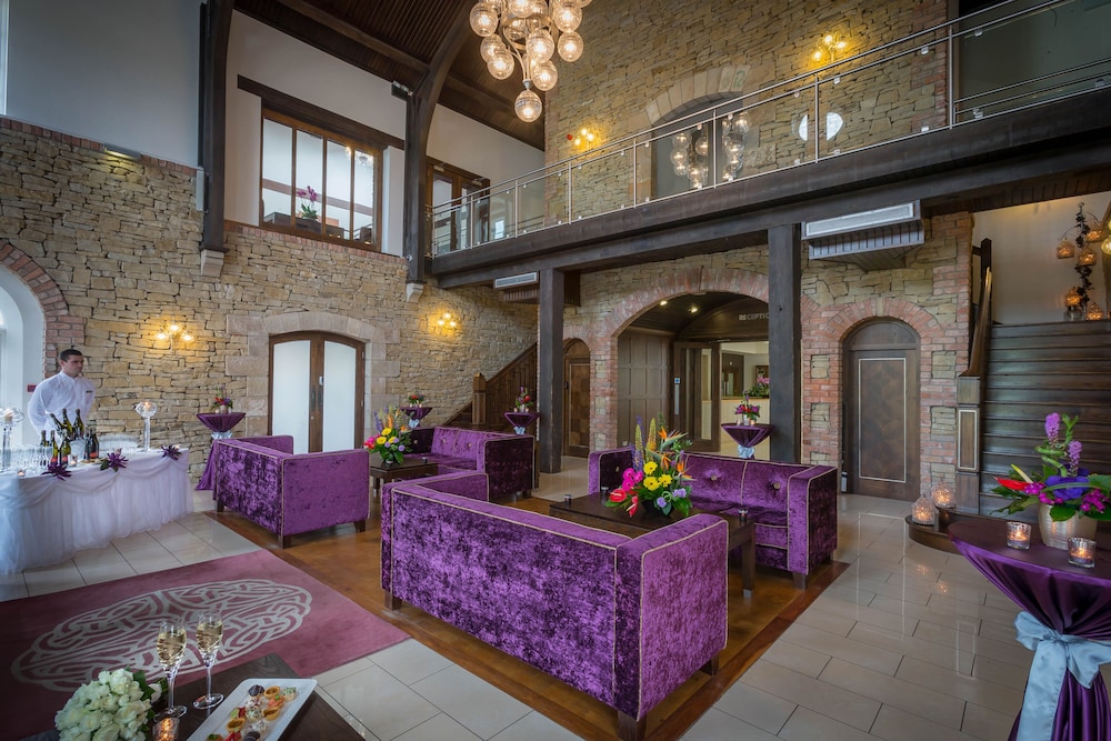 Cavan Crystal Hotel 43/57