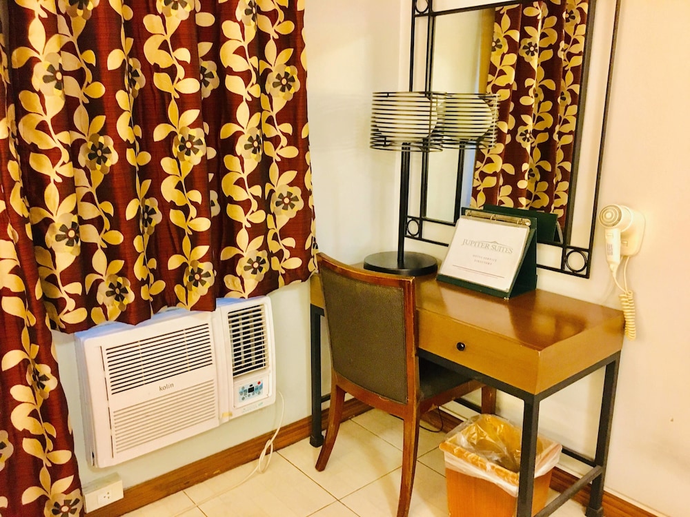 Jupiter Suites 10/50