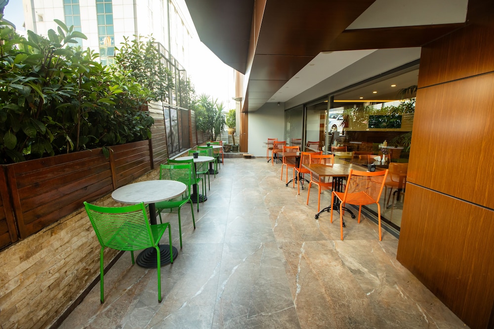 Asia Business Suites 34/50