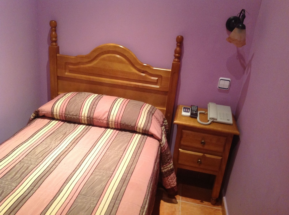 Hostal Las Fuentes 25/66