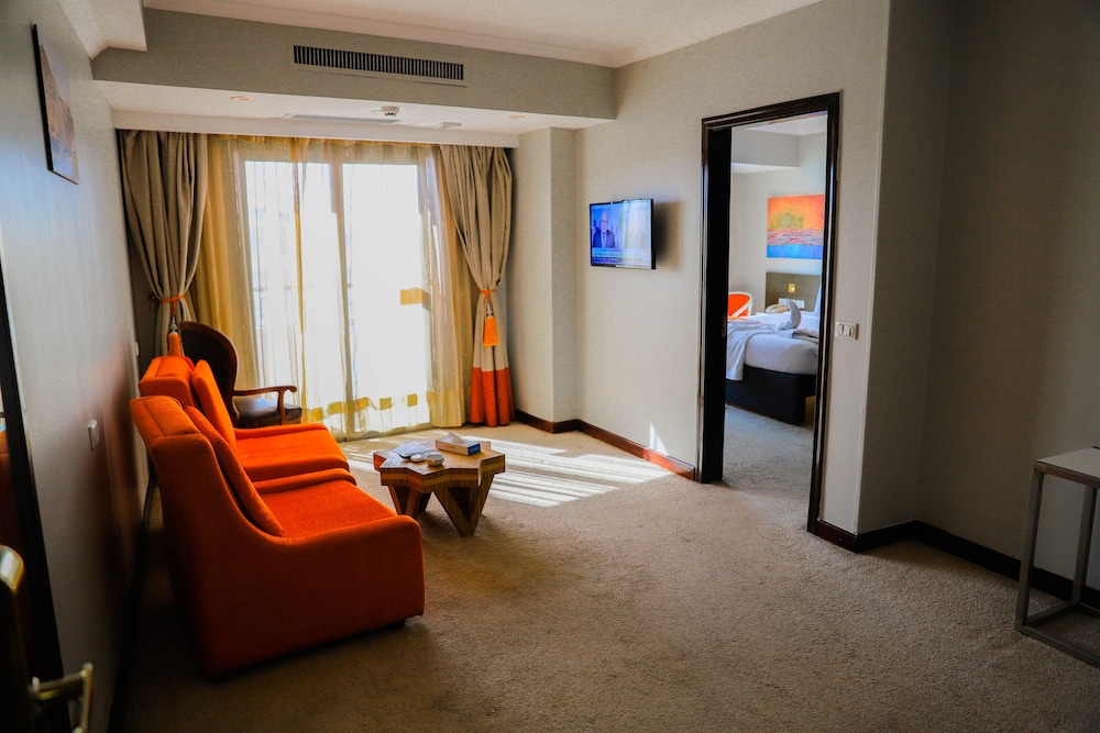 Aswan Plaza Corniche 33/55