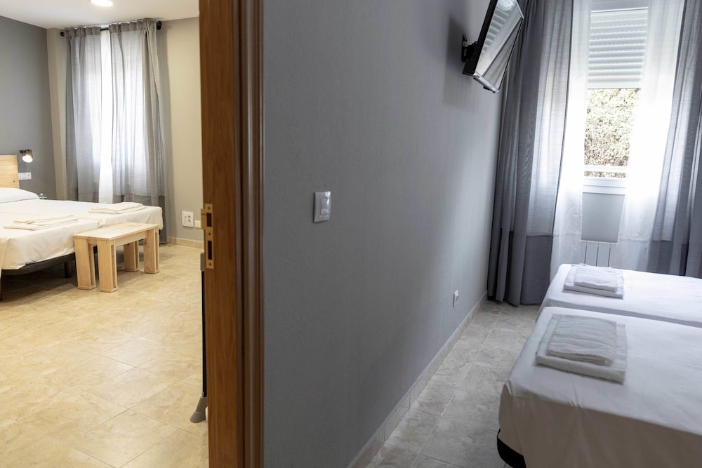 Albergue Alda Estella Hostel 12/61