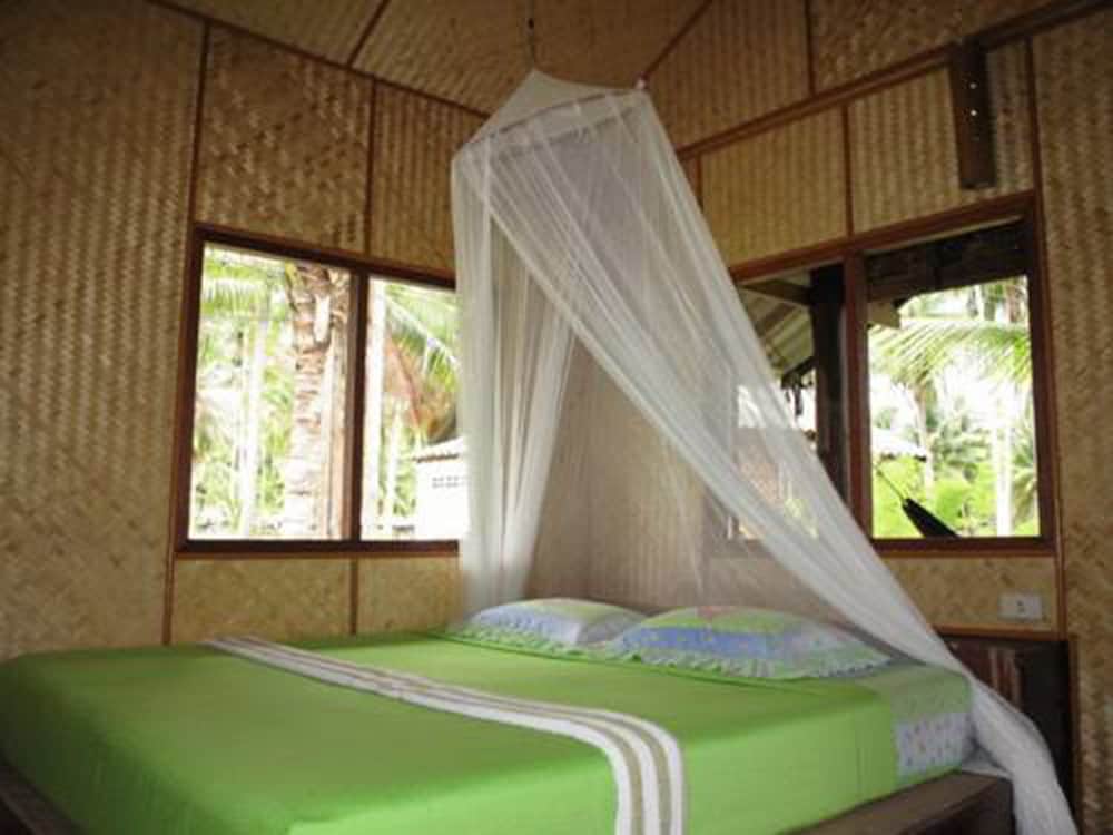 Malibu Beach Bungalows 29/61