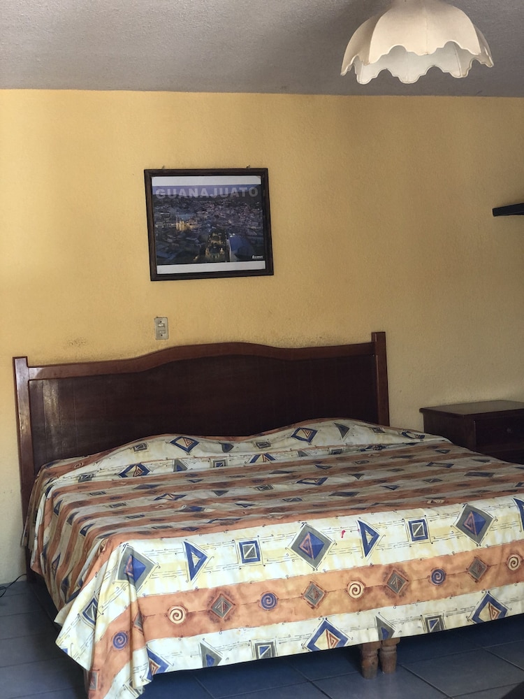 Hotel Del Conde 24/38