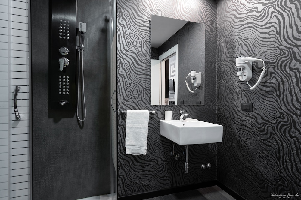 Hotel Spagna 18/36