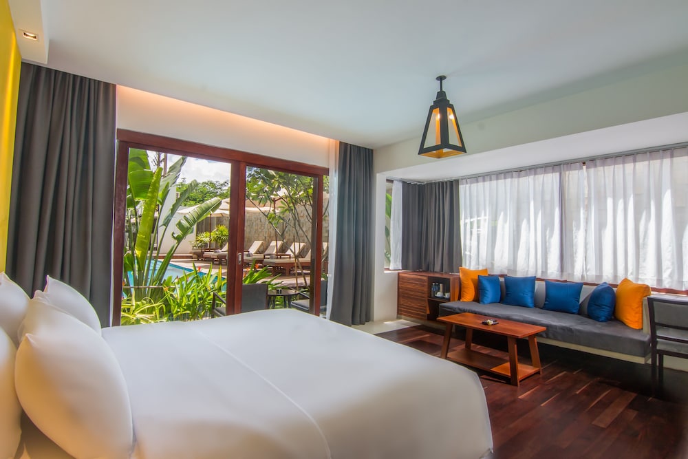 EXECUTIVE, DOUBLE BED, POOL VIEW
