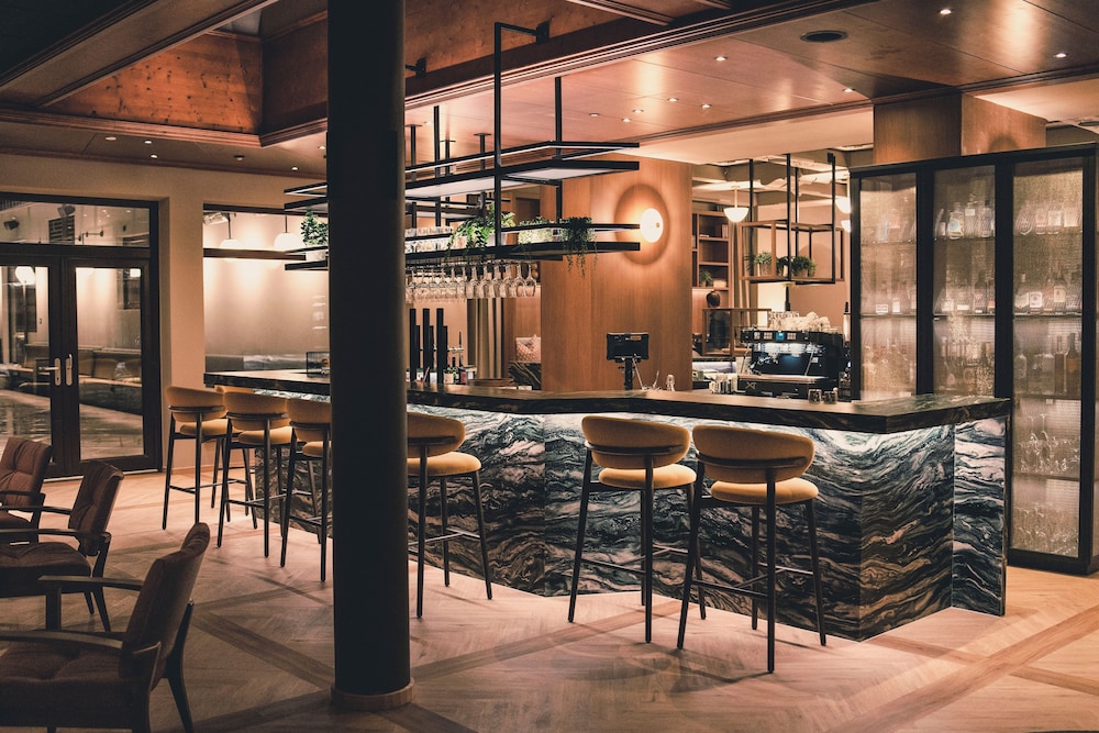 Neue Post Hotel 36/50