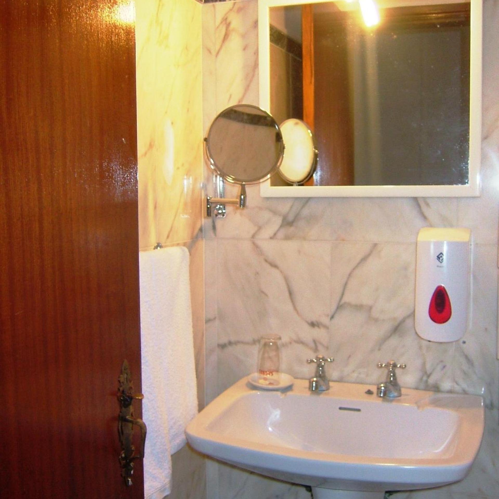Alentejano Low Cost Hotel 46/50