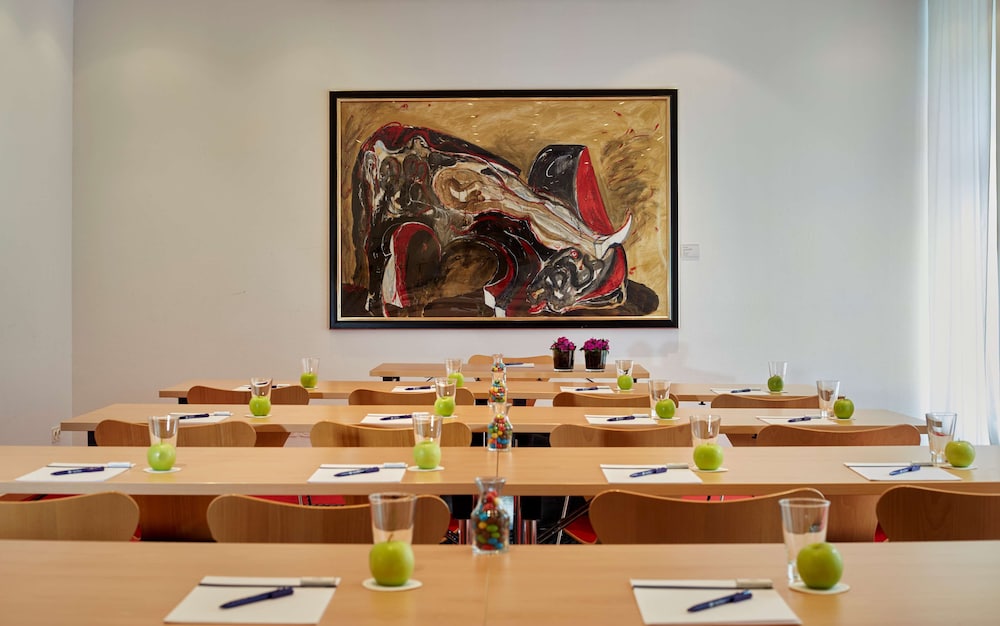 Radisson RED Berlin Kudamm 28/66