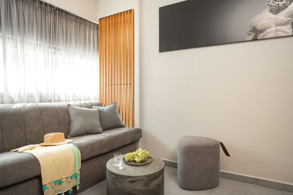 11 Enteka Acropolis Suites 30/50
