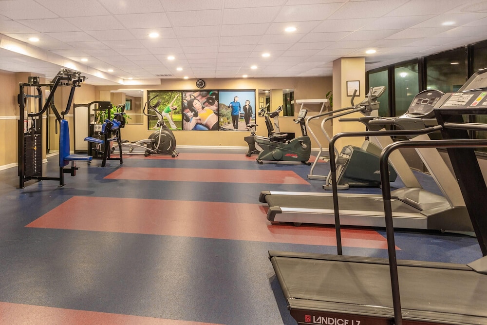 Ramada Plaza by Wyndham Virginia Beach Oceanfront 27/50