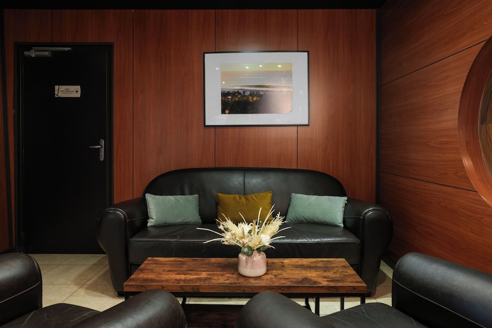 HÔTEL LE RELAIS 28/50