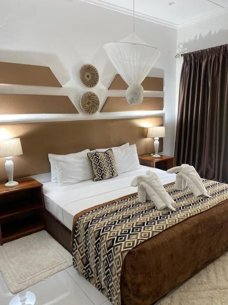 Ngoma Zanga Lodge 8/46