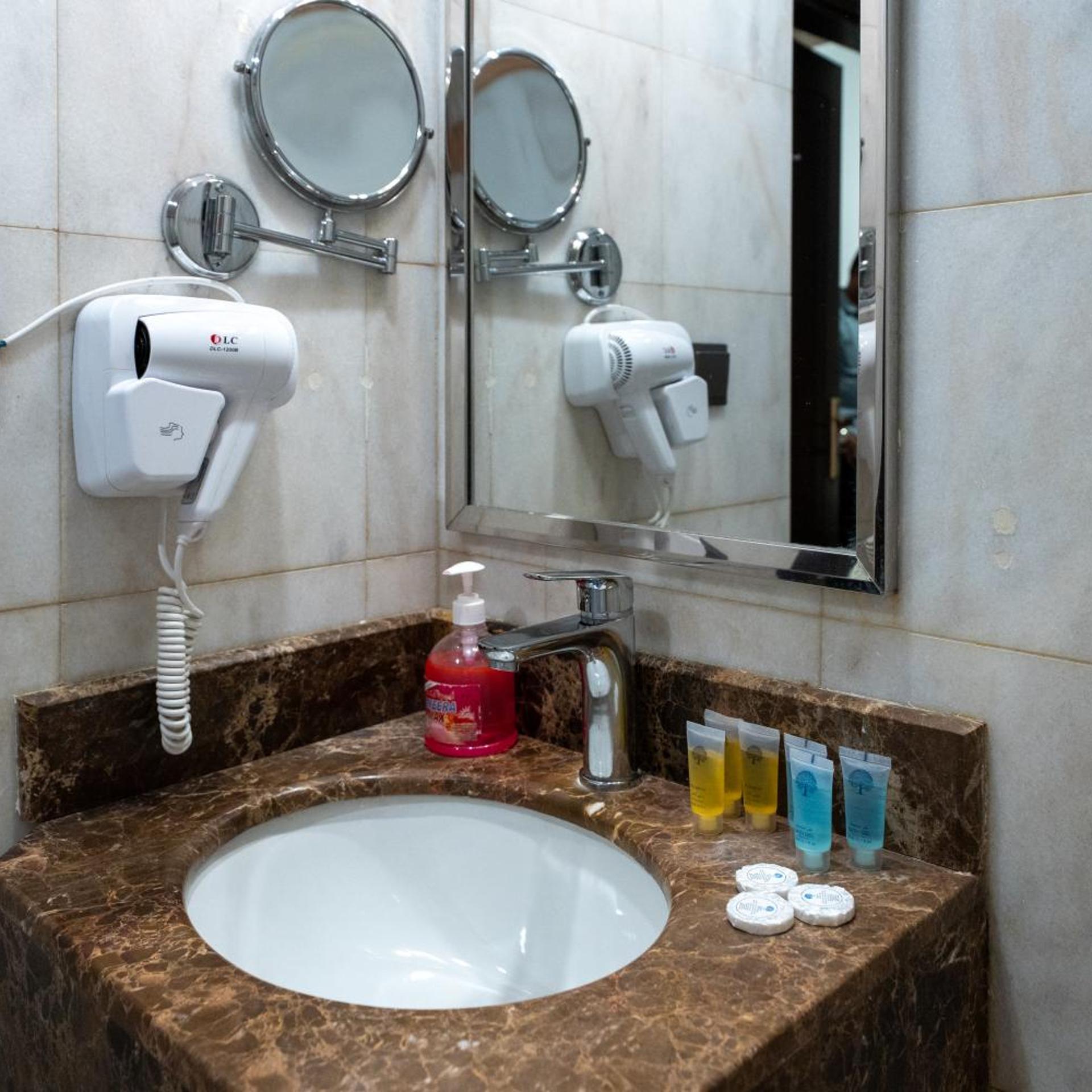 حياة الواحة(HAYAH AL WAHA HOTEL) 48/49