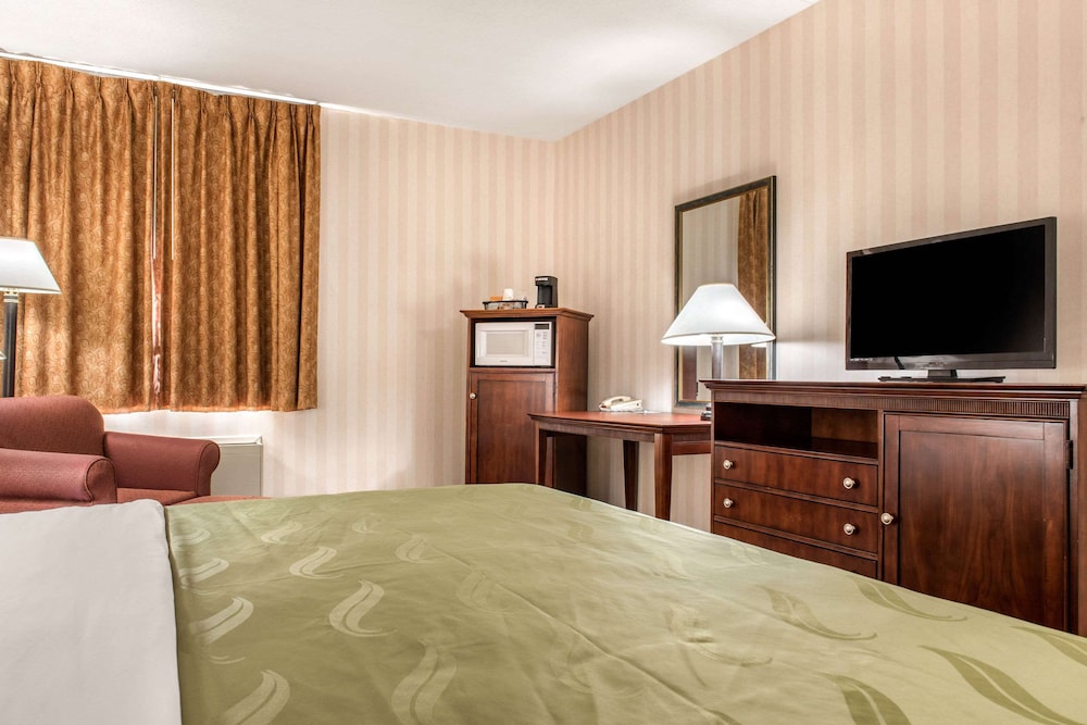 Quality Inn Suites Miamisburg 10/35