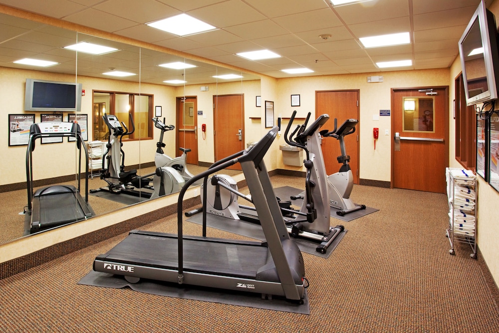 Holiday Inn Express Suites Tooele 26/52