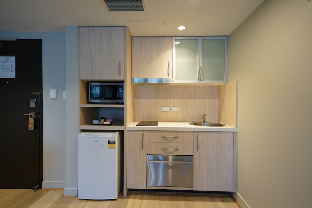 Jephson Hotel Apartments 5/53