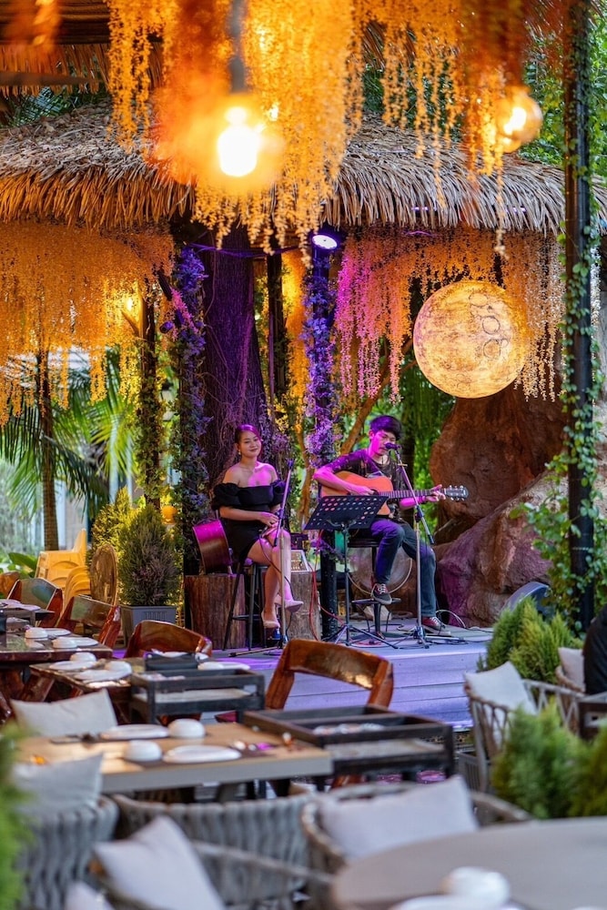 Khum Damnoen Resort 3/50