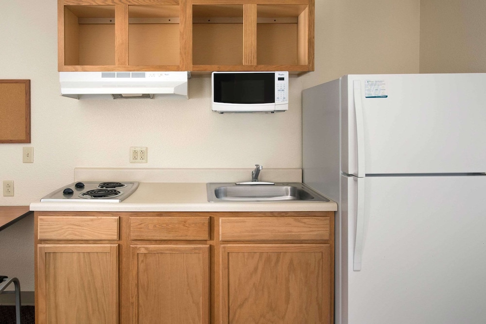 Woodspring Suites Augusta Riverwatch 17/24