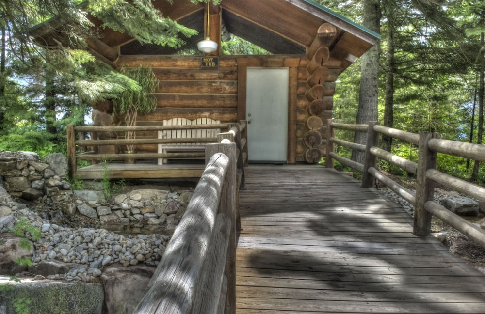 Bonners Ferry Log Inn 27/48