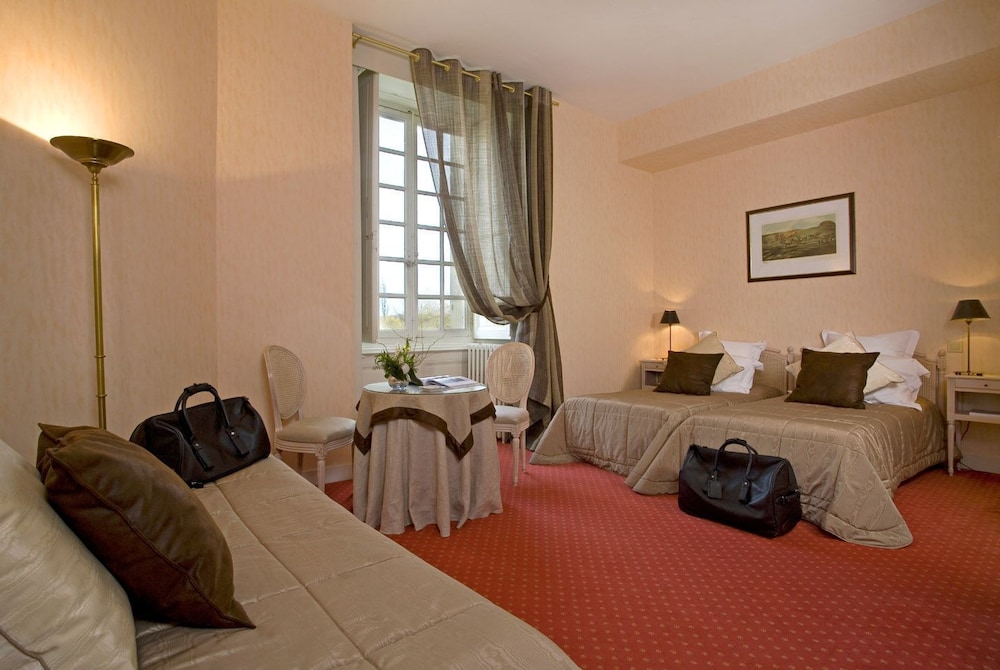 CHATEAU DES SEPT TOURS 37/72