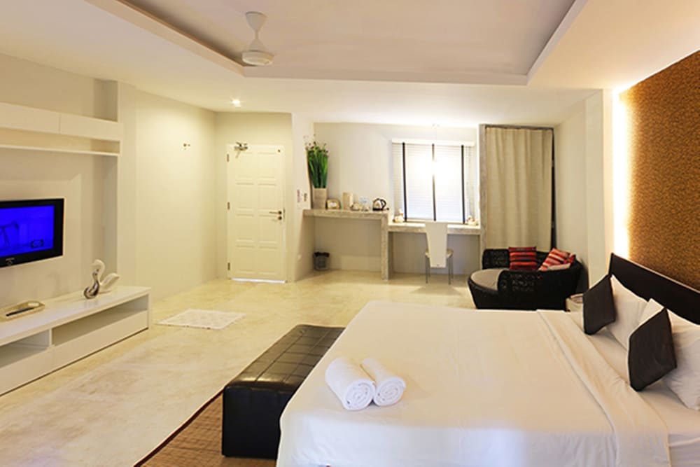 SURINTRA BOUTIQUE RESORT 8/25