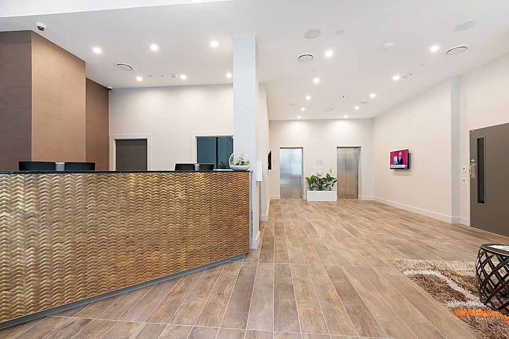 Ramada Suites By Wyndham Victoria Street West 7/57