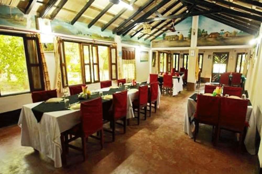 Chitwan Gaida Lodge 9/18