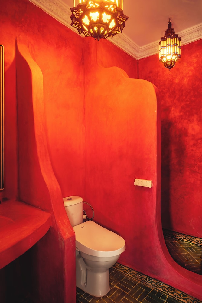 Riad Oulaya 49/50