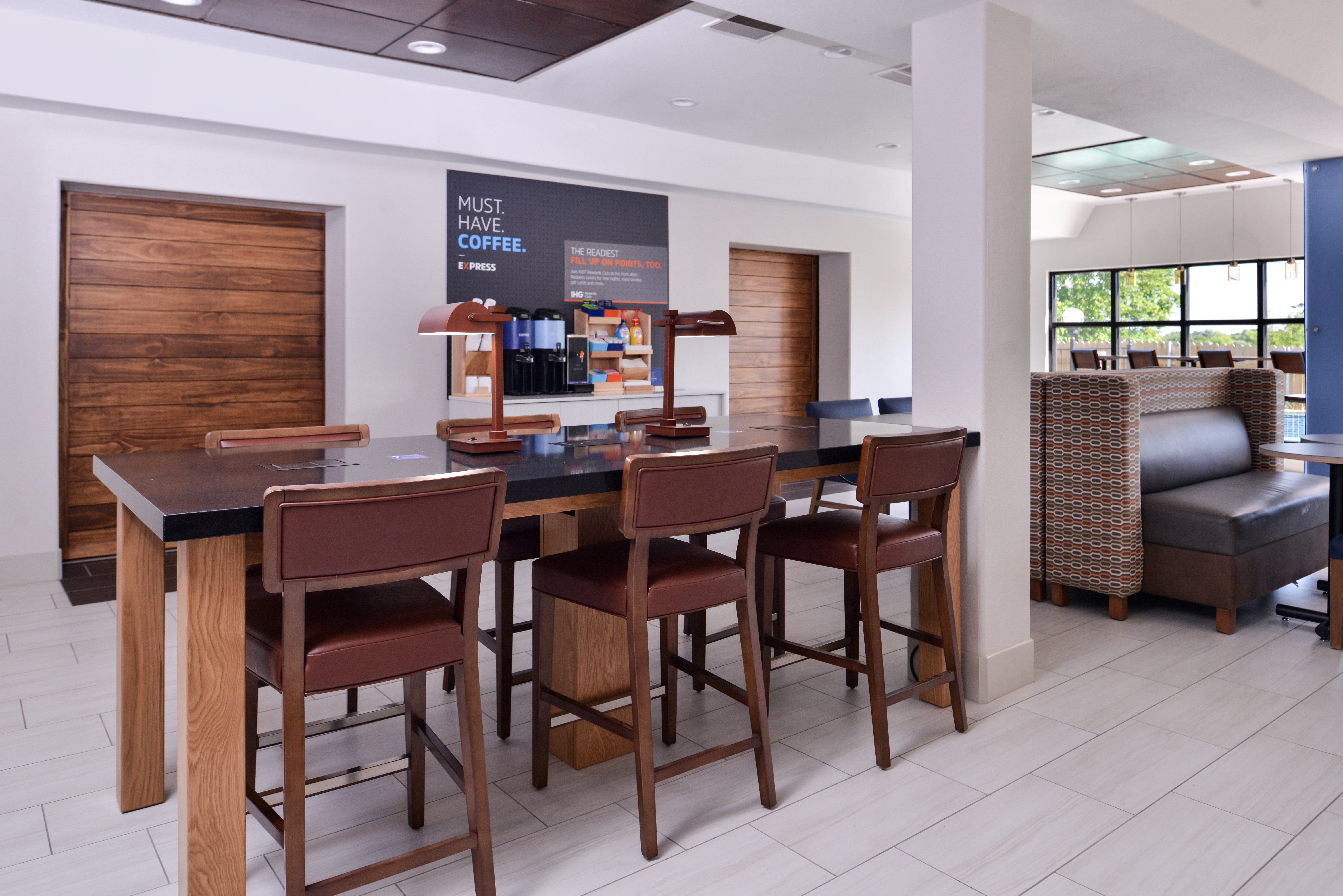 Holiday Inn Express Hotel And Suites Elgin 45/57