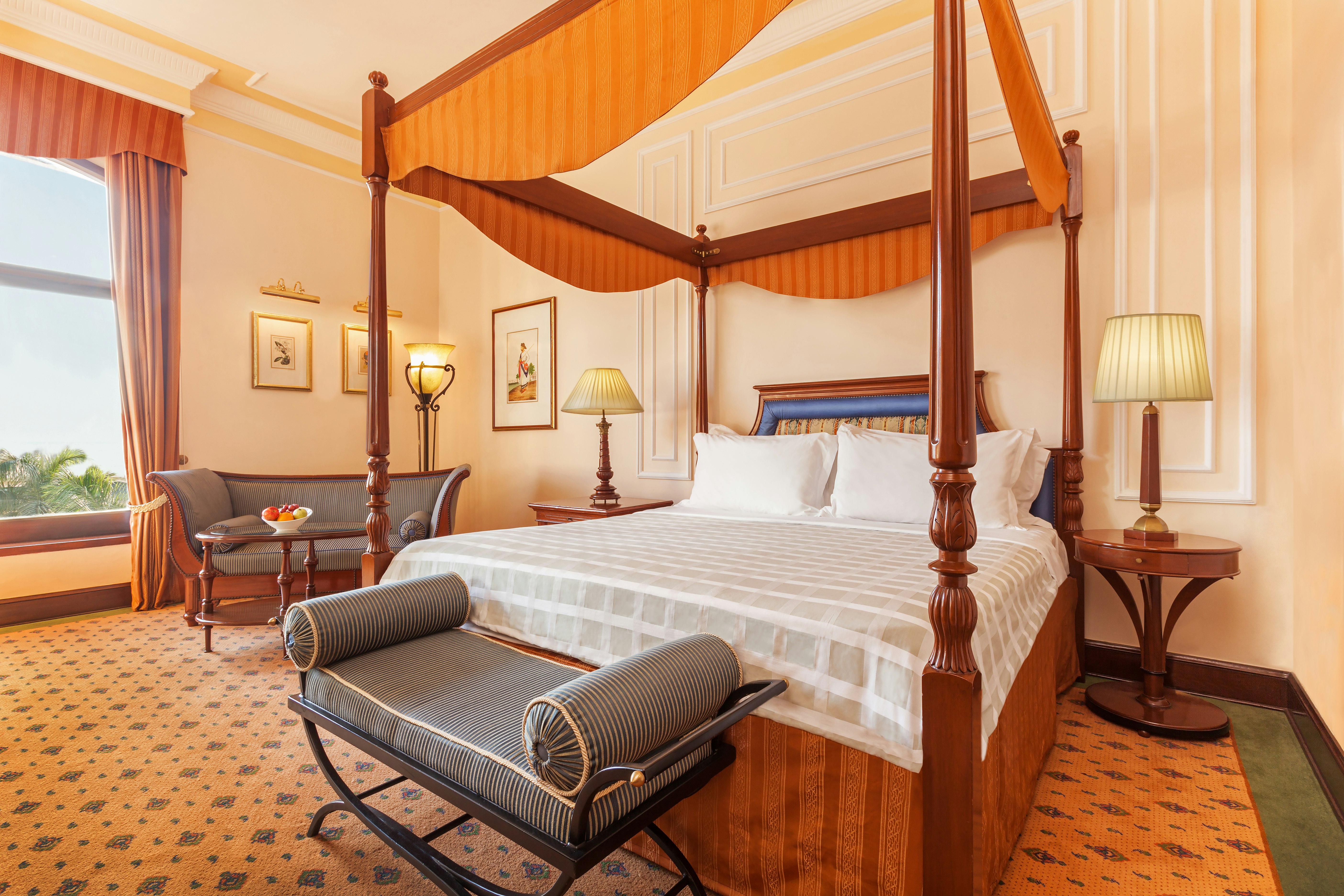THE OBEROI GRAND 20/81
