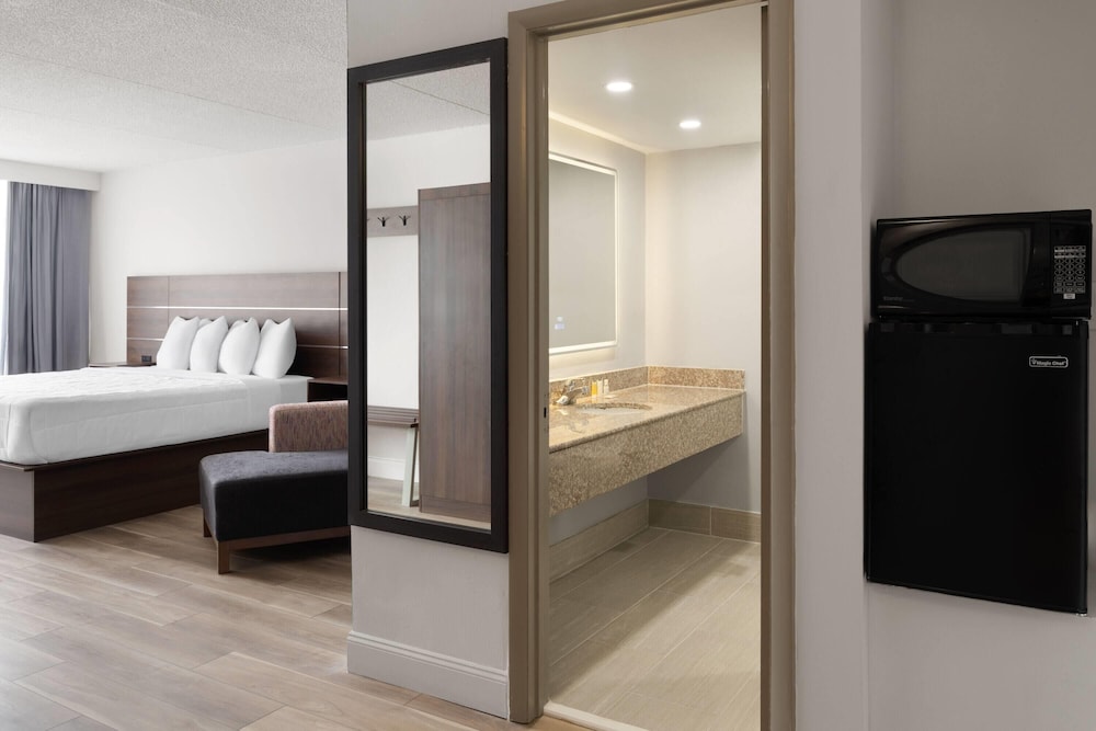 Baymont by Wyndham Williamsburg I-64 51/51