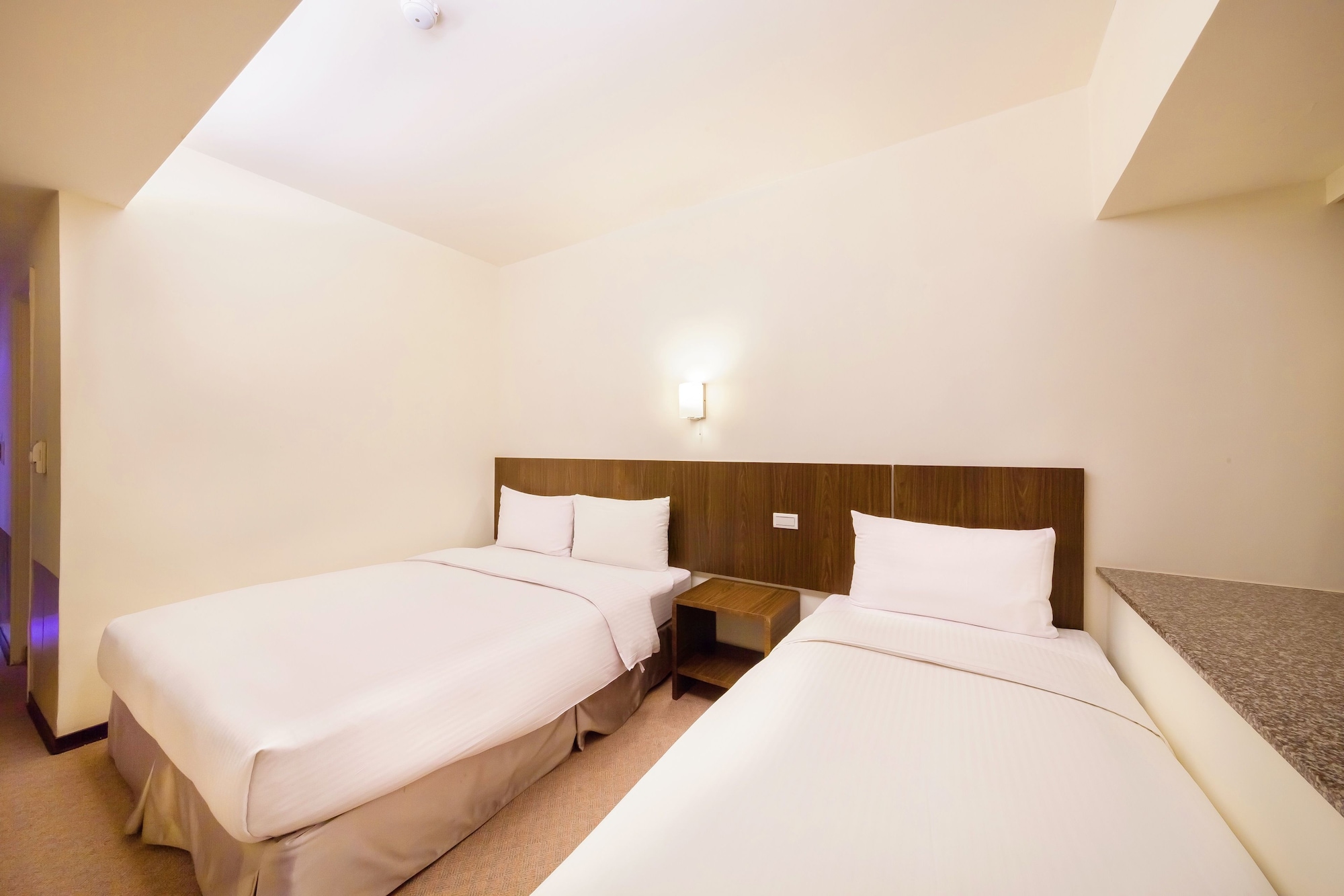 ROOM, TRIPLE