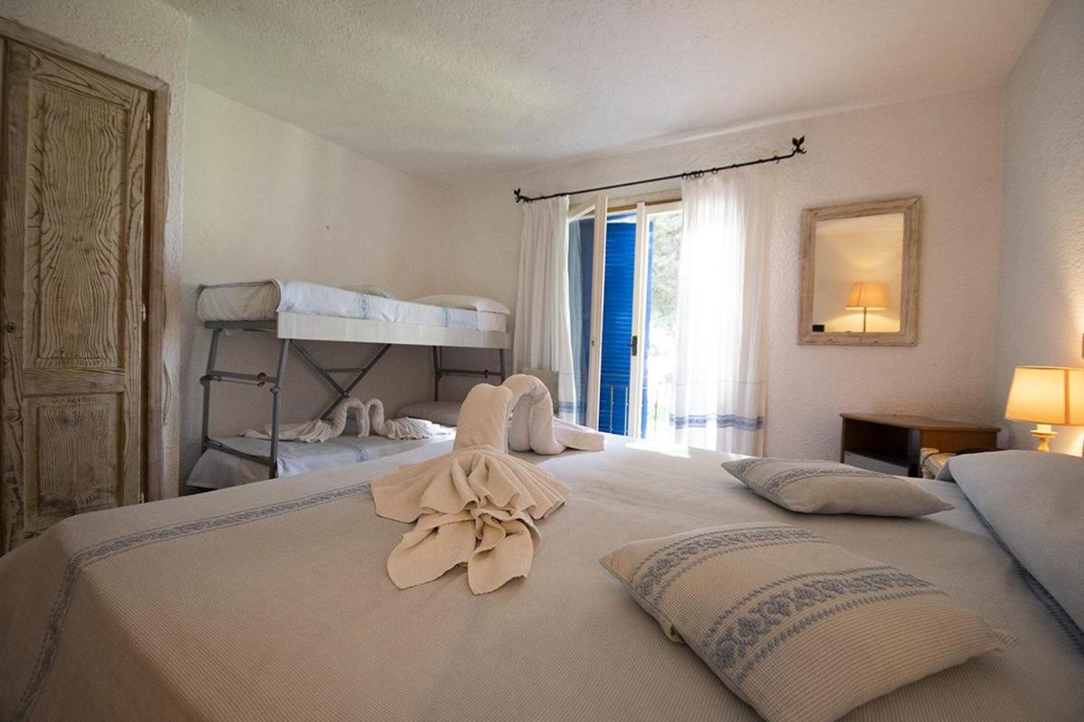 Room, Quadruple