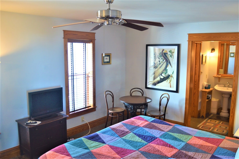 Roanoke Island Inn 34/50